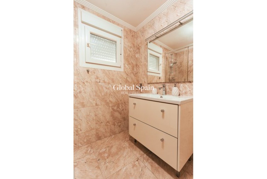 Resale - HOUSE -
TORREVIEJA - LOS BALCONES - LOS ALTOS