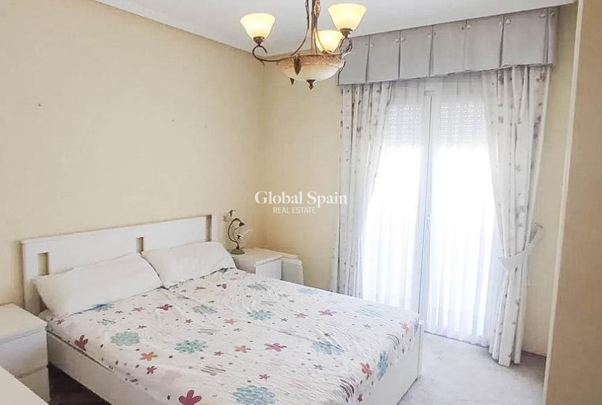 Resale - HOUSE -
TORREVIEJA - LOS BALCONES - LOS ALTOS