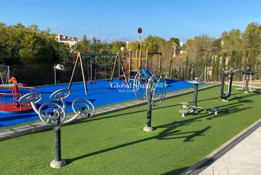 Resale - HOUSE -
TORREVIEJA - LOS BALCONES - LOS ALTOS