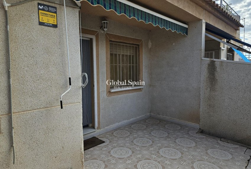 Resale - HOUSE -
TORREVIEJA - LOS BALCONES - LOS ALTOS