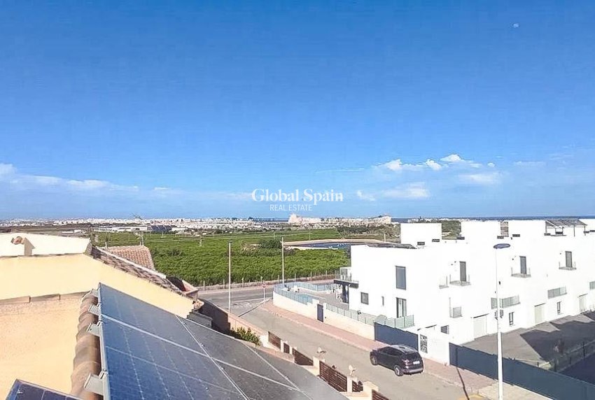 Resale - HOUSE -
TORREVIEJA - LOS BALCONES - LOS ALTOS