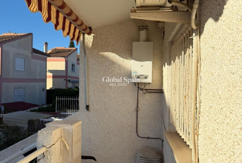 Resale - HOUSE -
TORREVIEJA - LOS BALCONES - LOS ALTOS