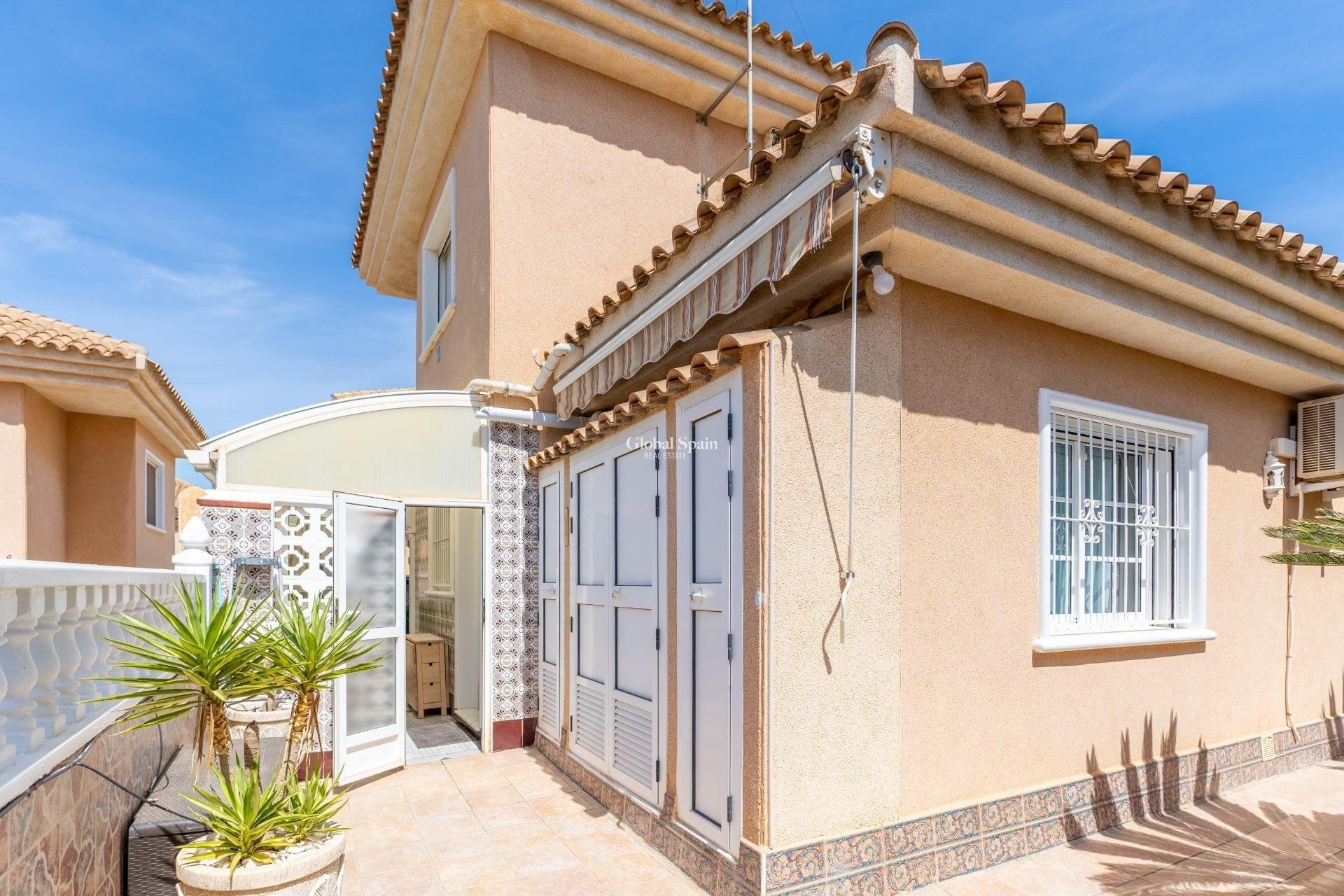 Resale - HOUSE -
TORREVIEJA - LOS BALCONES - LOS ALTOS