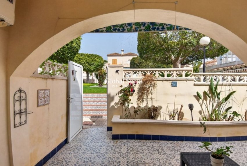 Resale - HOUSE -
TORREVIEJA - LOS BALCONES - LOS ALTOS
