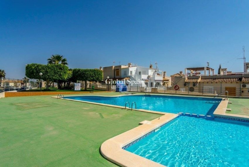 Resale - HOUSE -
TORREVIEJA - LOS BALCONES - LOS ALTOS