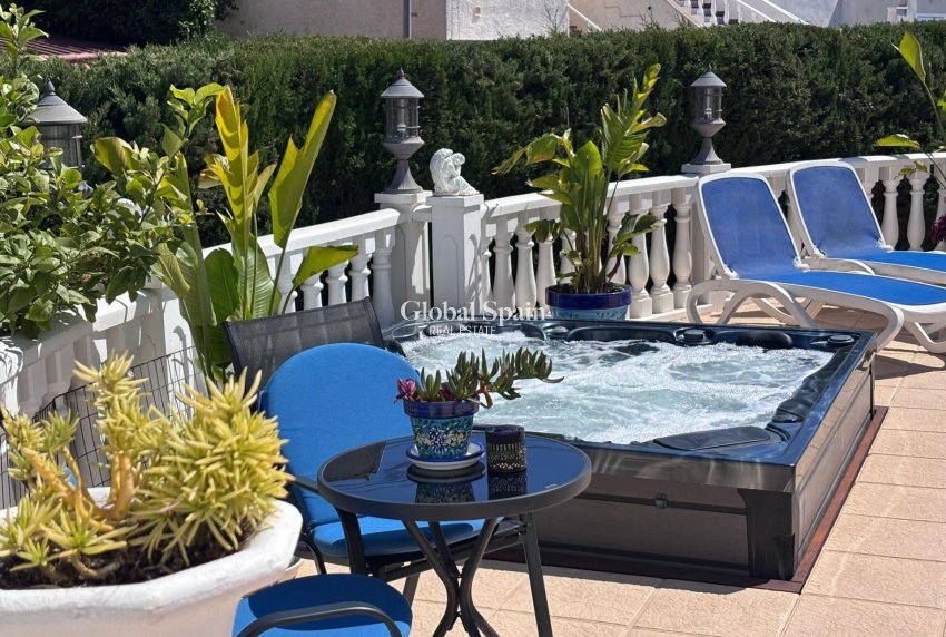 Resale - HOUSE -
TORREVIEJA - LOS BALCONES - LOS ALTOS