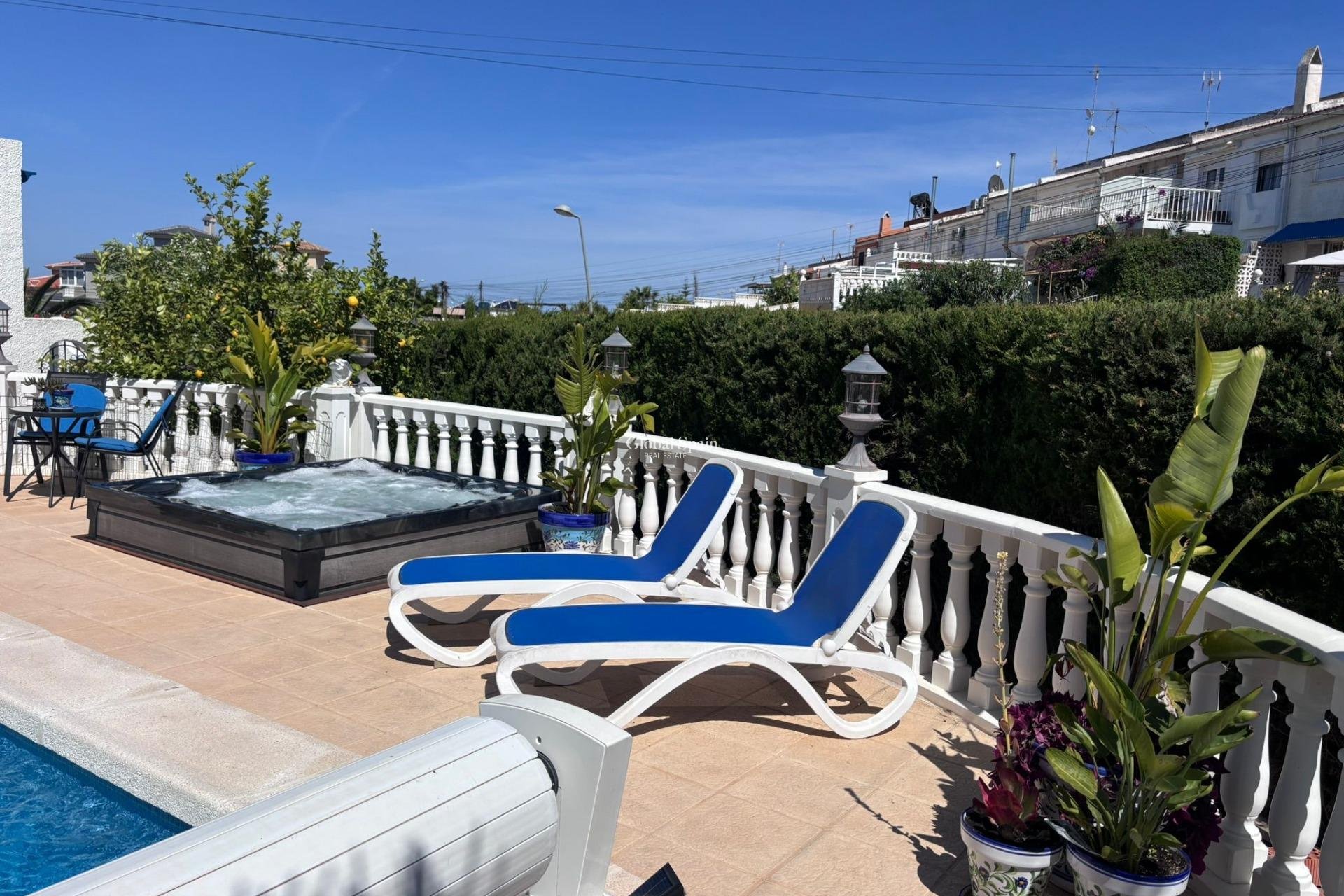Resale - HOUSE -
TORREVIEJA - LOS BALCONES - LOS ALTOS