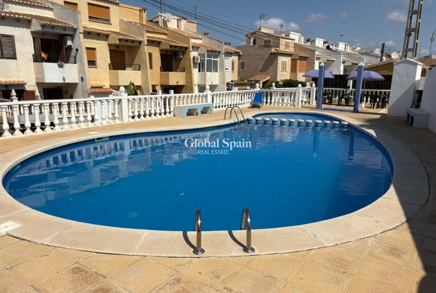 Resale - HOUSE -
TORREVIEJA - LOS BALCONES - LOS ALTOS