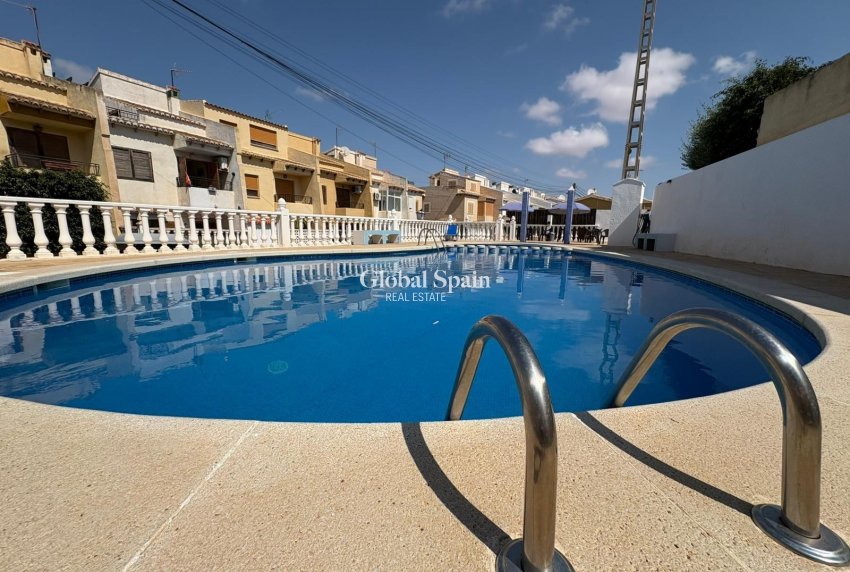 Resale - HOUSE -
TORREVIEJA - LOS BALCONES - LOS ALTOS
