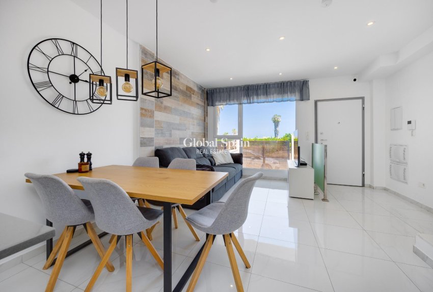 Resale - HOUSE -
TORREVIEJA - LOS BALCONES - LOS ALTOS