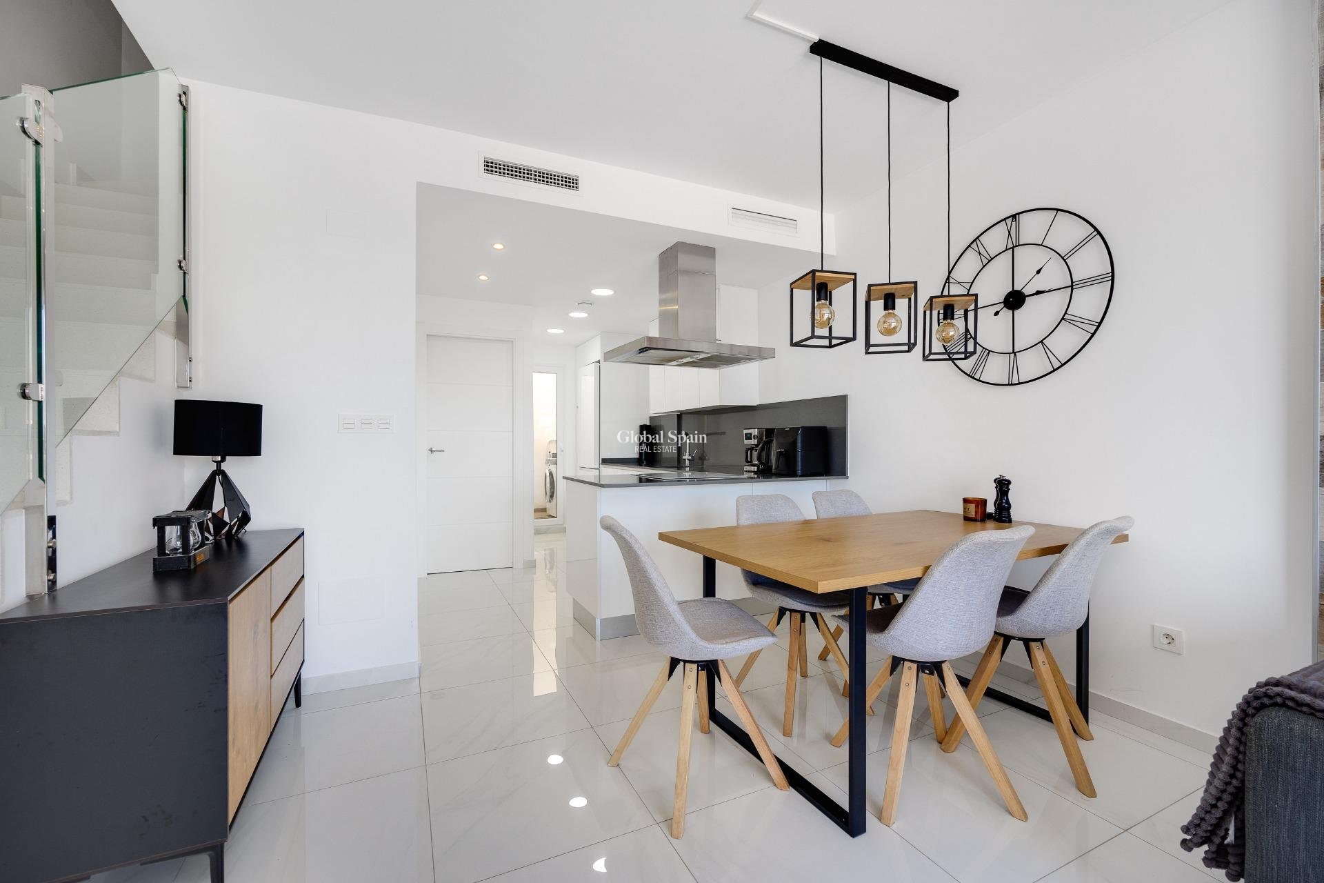 Resale - HOUSE -
TORREVIEJA - LOS BALCONES - LOS ALTOS