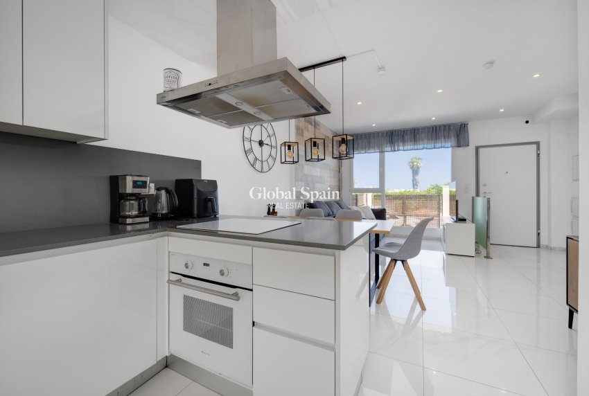 Resale - HOUSE -
TORREVIEJA - LOS BALCONES - LOS ALTOS