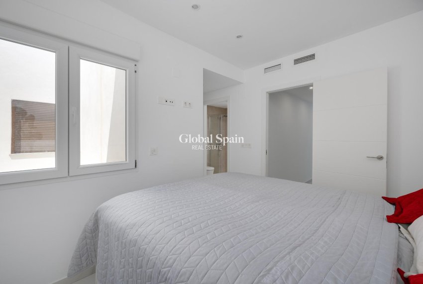 Resale - HOUSE -
TORREVIEJA - LOS BALCONES - LOS ALTOS