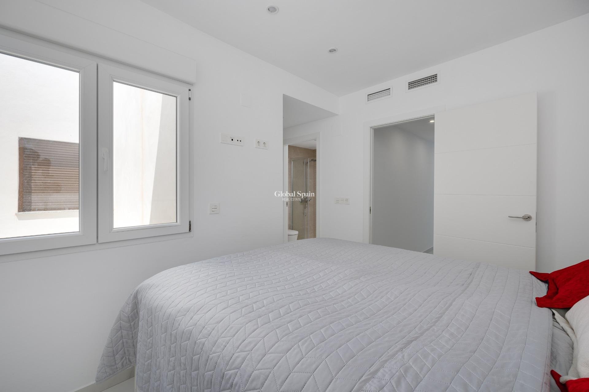 Resale - HOUSE -
TORREVIEJA - LOS BALCONES - LOS ALTOS