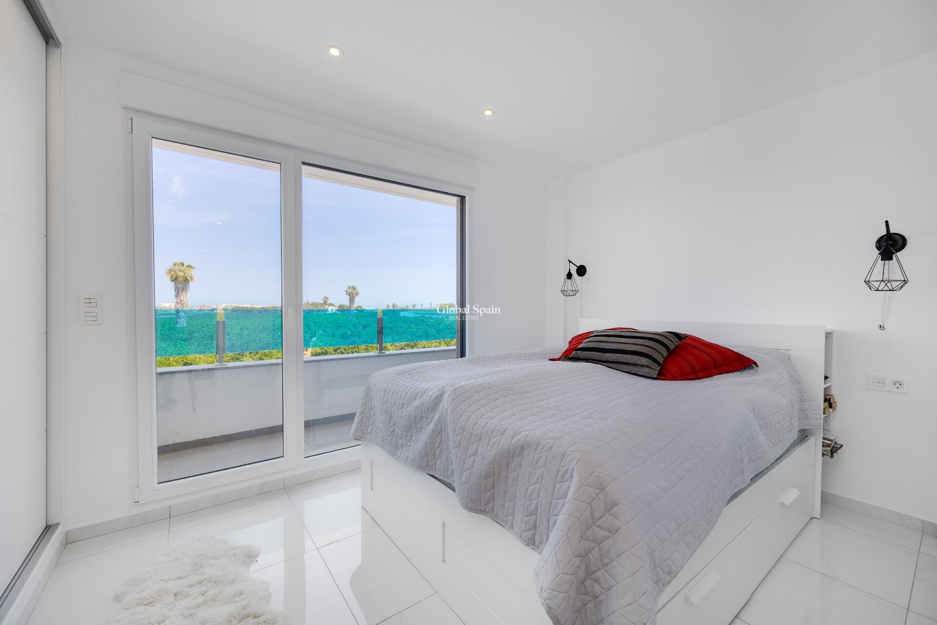Resale - HOUSE -
TORREVIEJA - LOS BALCONES - LOS ALTOS