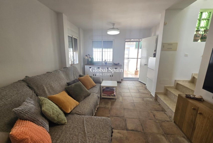 Resale - HOUSE -
TORREVIEJA - LOS BALCONES - LOS ALTOS