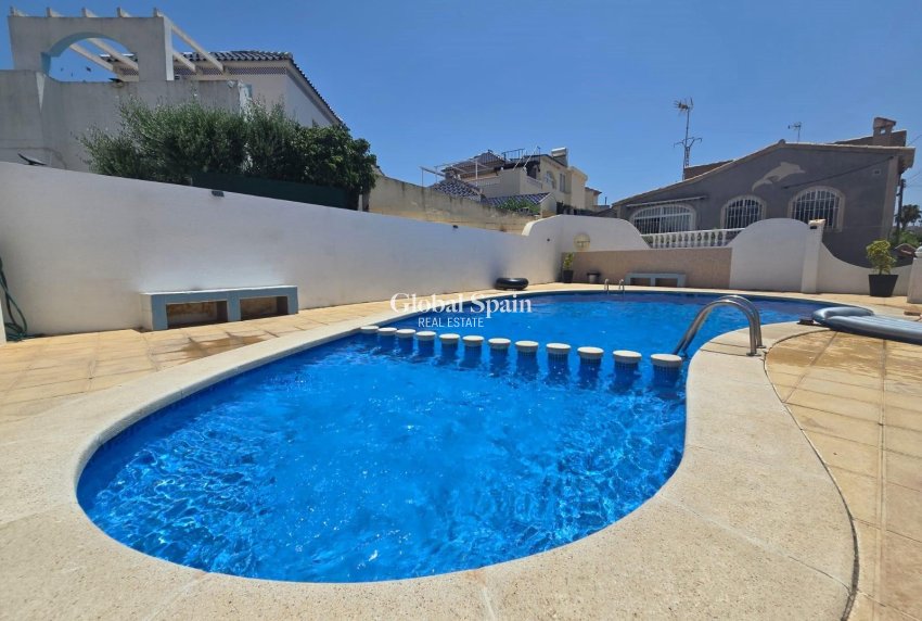Resale - HOUSE -
TORREVIEJA - LOS BALCONES - LOS ALTOS