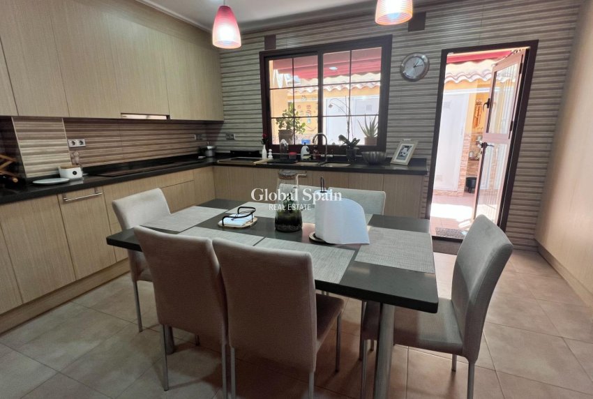 Resale - HOUSE -
TORREVIEJA - LOS BALCONES - LOS ALTOS