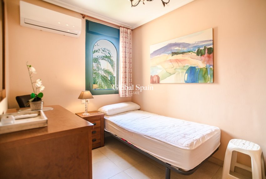 Resale - HOUSE -
TORREVIEJA - LOS BALCONES - LOS ALTOS