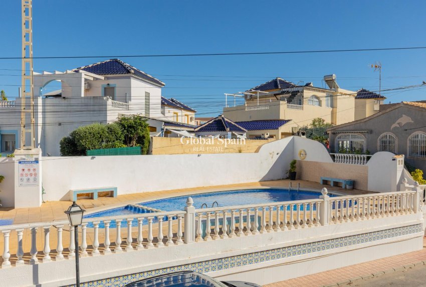 Resale - HOUSE -
TORREVIEJA - LOS BALCONES - LOS ALTOS