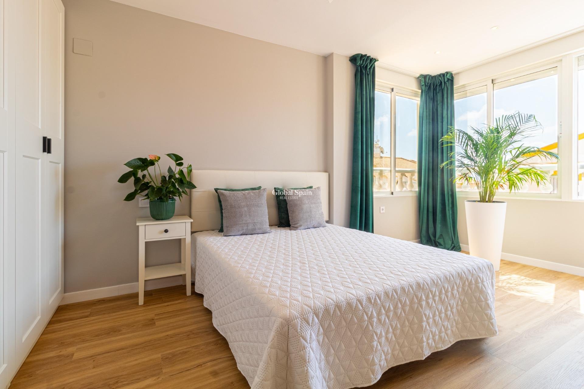 Resale - House -
TORREVIEJA - LOS BALCONES - LOS ALTOS