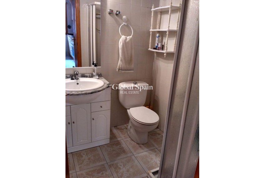 Resale - HOUSE -
TORREVIEJA - Los Europeos