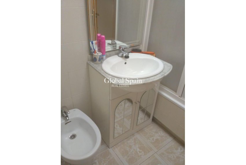 Resale - HOUSE -
TORREVIEJA - Los Europeos