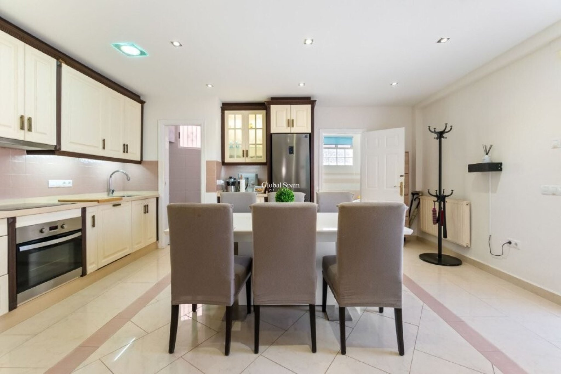 Resale - HOUSE -
TORREVIEJA - Los Frutales/ La Rosaleda