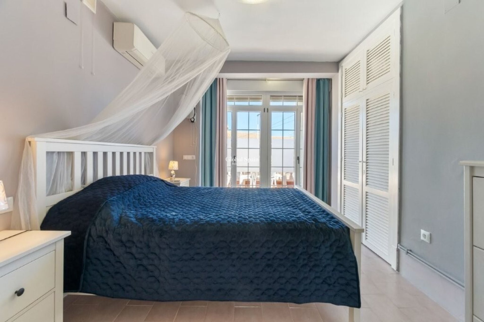 Resale - HOUSE -
TORREVIEJA - Los Frutales/ La Rosaleda