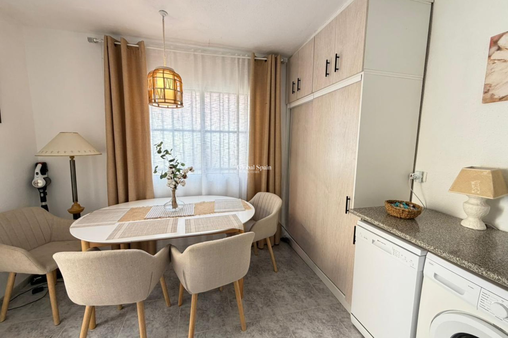 Resale - HOUSE -
TORREVIEJA - Los Frutales