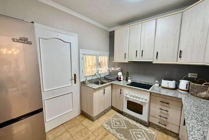 Resale - HOUSE -
TORREVIEJA - Los Frutales