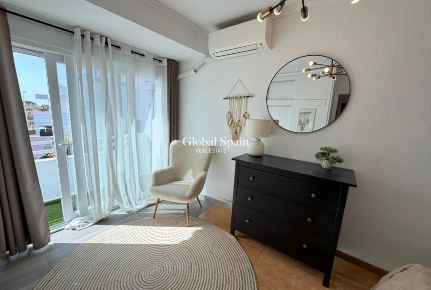 Resale - HOUSE -
TORREVIEJA - Los Frutales