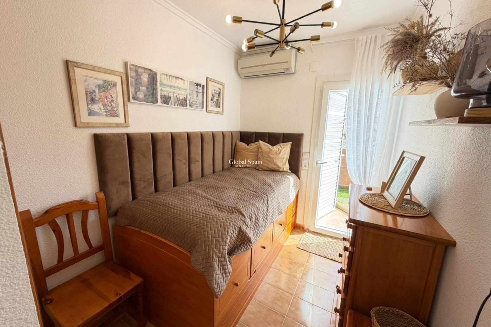 Resale - HOUSE -
TORREVIEJA - Los Frutales