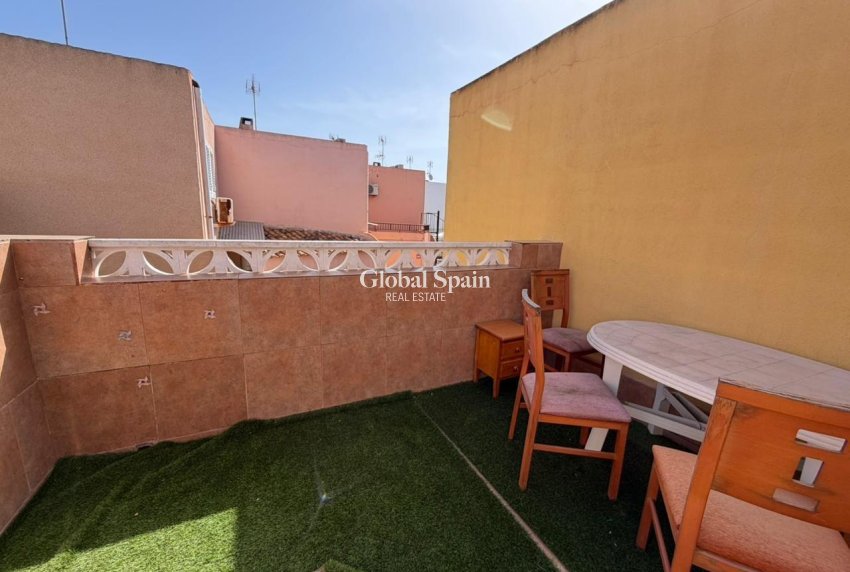 Resale - HOUSE -
TORREVIEJA - Los Frutales