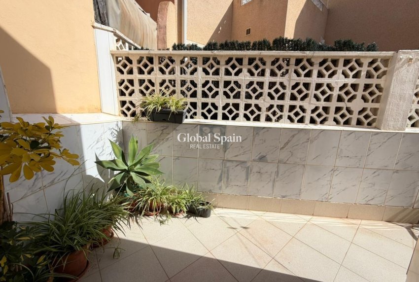 Resale - HOUSE -
TORREVIEJA - Los Frutales