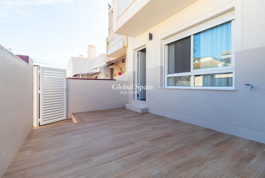 Resale - HOUSE -
TORREVIEJA - Los Frutales