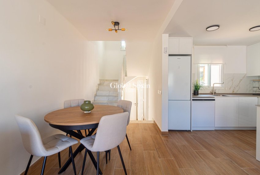 Resale - HOUSE -
TORREVIEJA - Los Frutales
