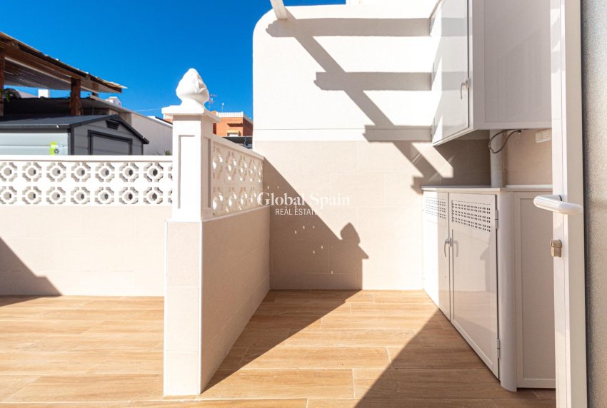 Resale - HOUSE -
TORREVIEJA - Los Frutales