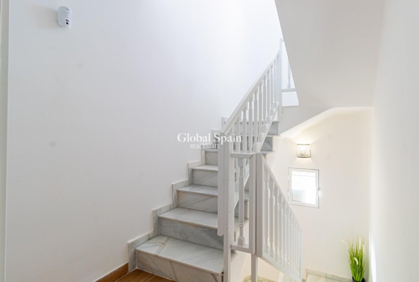 Resale - HOUSE -
TORREVIEJA - Los Frutales