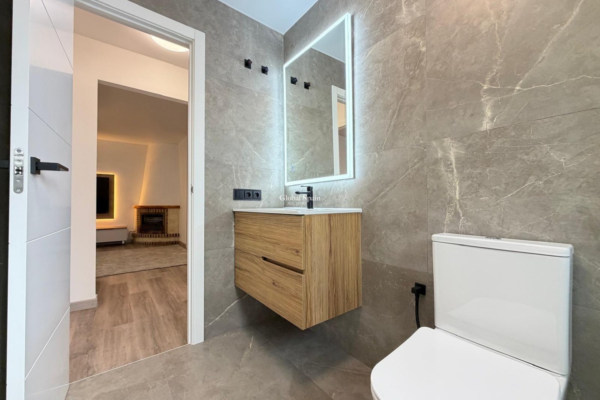 Resale - HOUSE -
TORREVIEJA - Miramar - Torre Del Moro