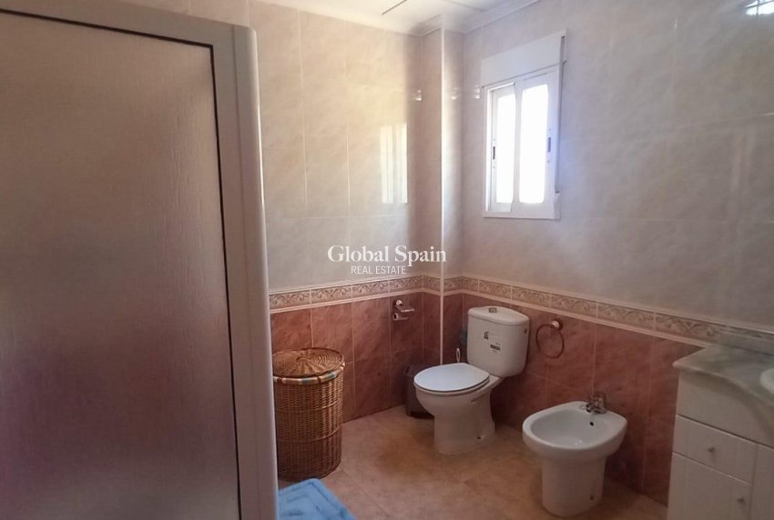 Resale - HOUSE -
TORREVIEJA - Nueva Torrevieja