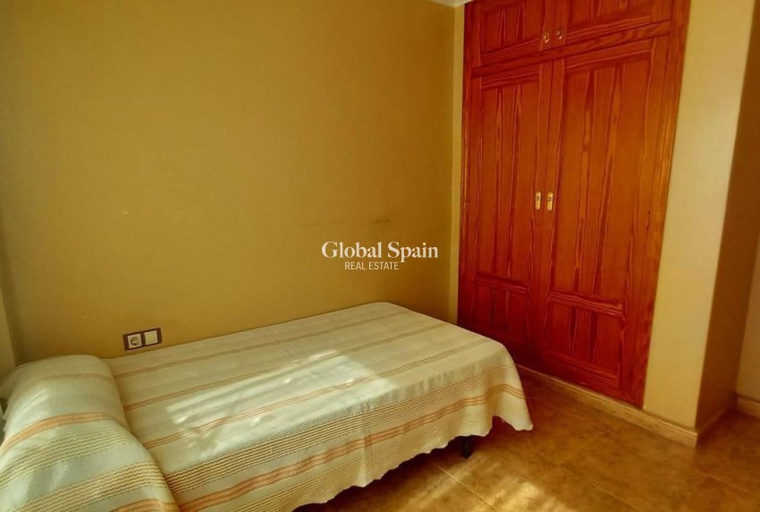 Resale - HOUSE -
TORREVIEJA - Nueva Torrevieja