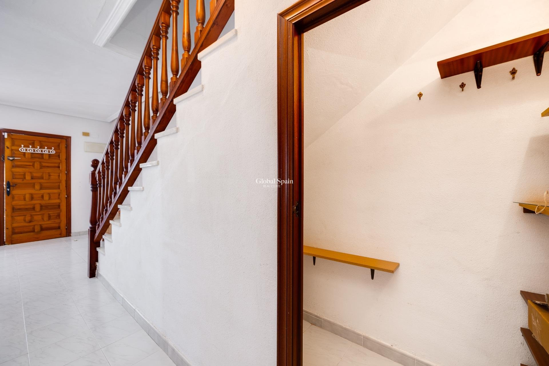 Resale - HOUSE -
TORREVIEJA - Nueva Torrevieja