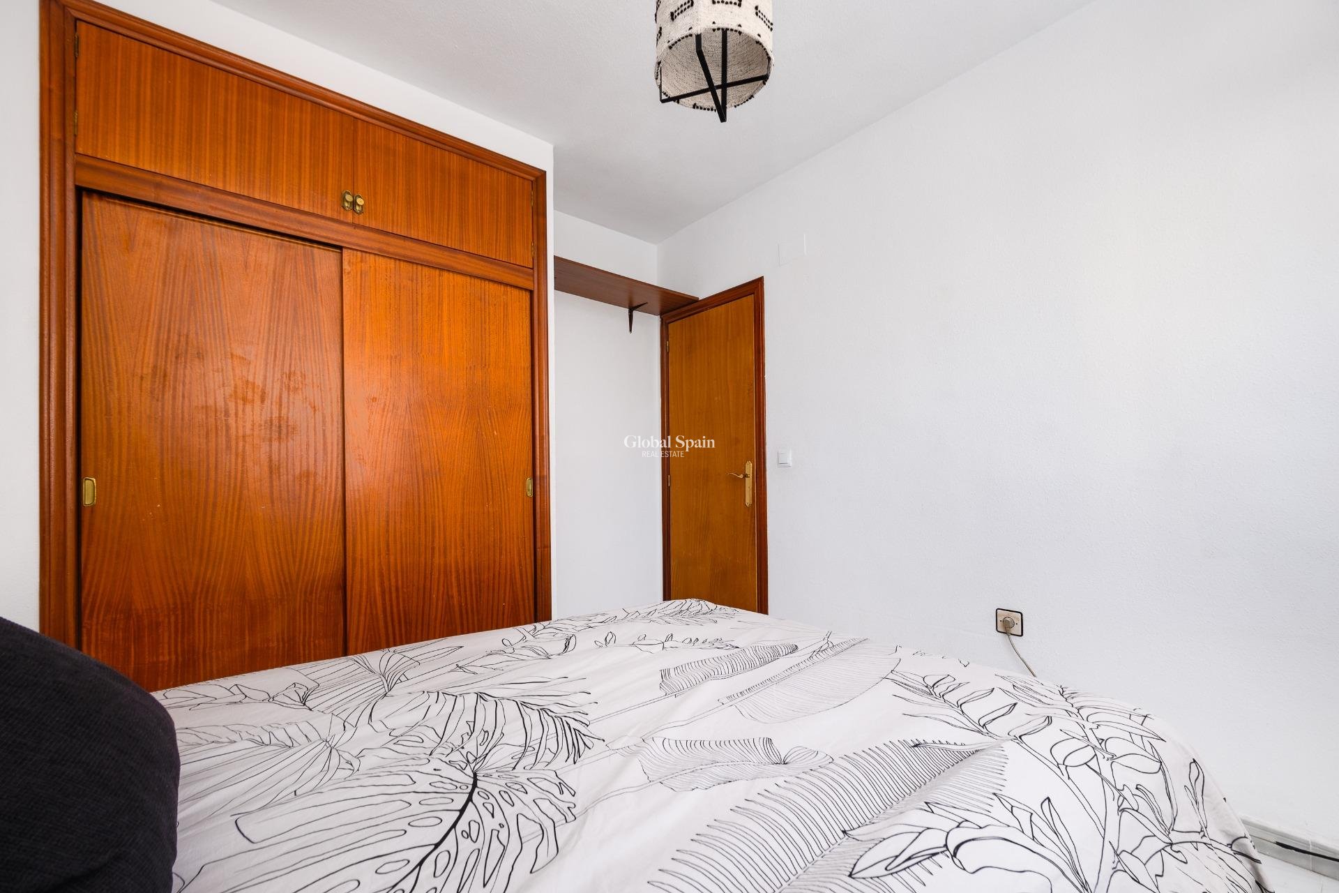 Resale - HOUSE -
TORREVIEJA - Nueva Torrevieja