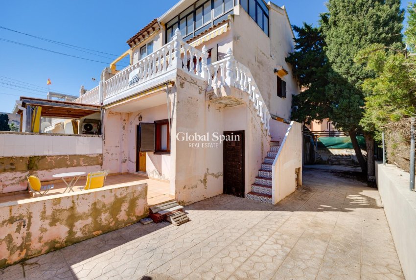 Resale - HOUSE -
TORREVIEJA - Nueva Torrevieja