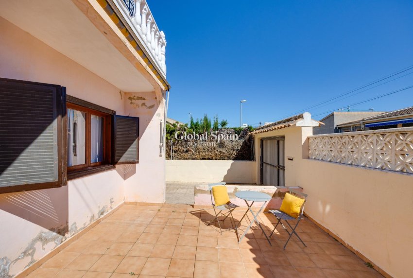 Resale - HOUSE -
TORREVIEJA - Nueva Torrevieja
