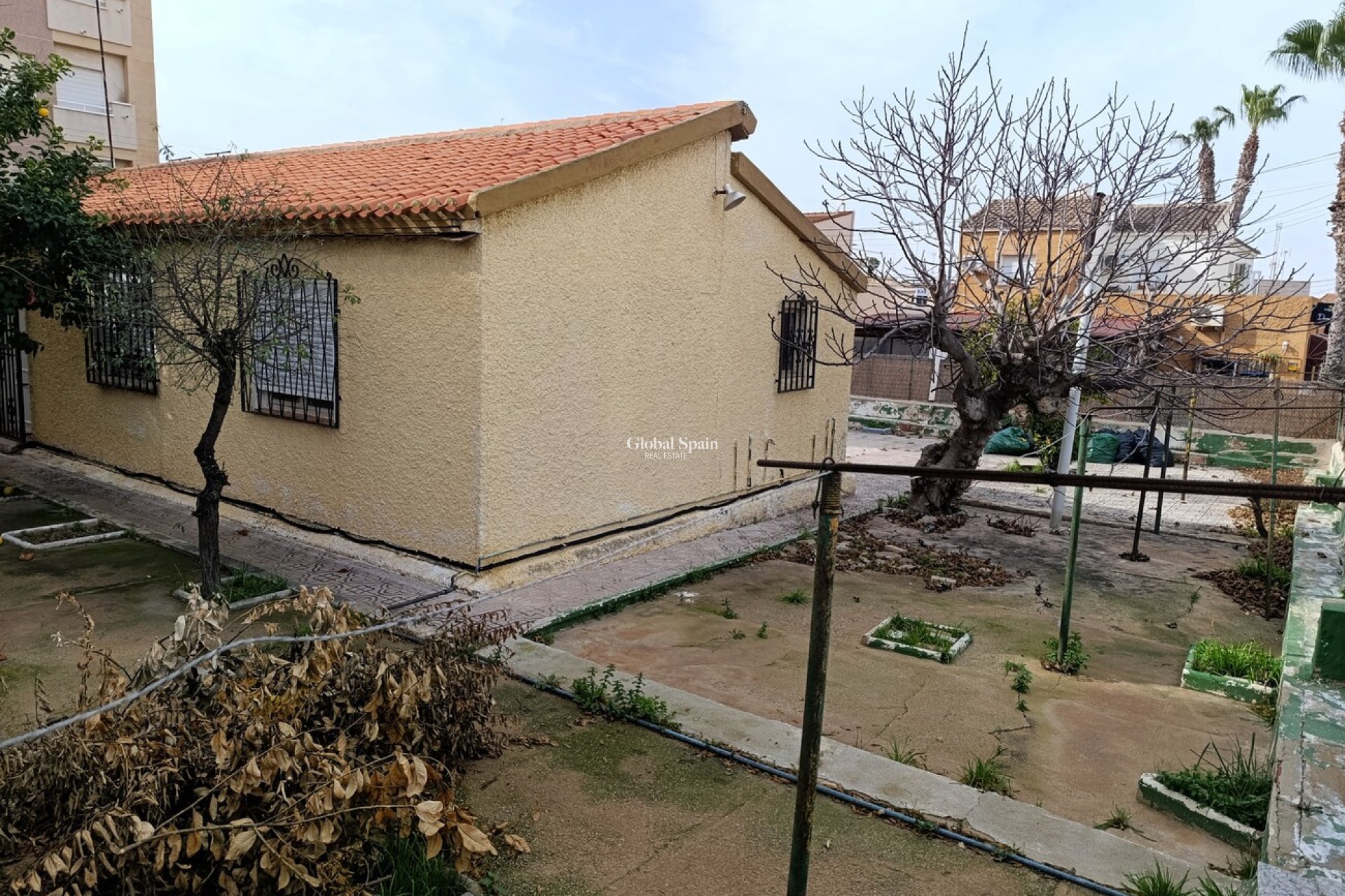 Resale - HOUSE -
TORREVIEJA - Nueva Torrevieja