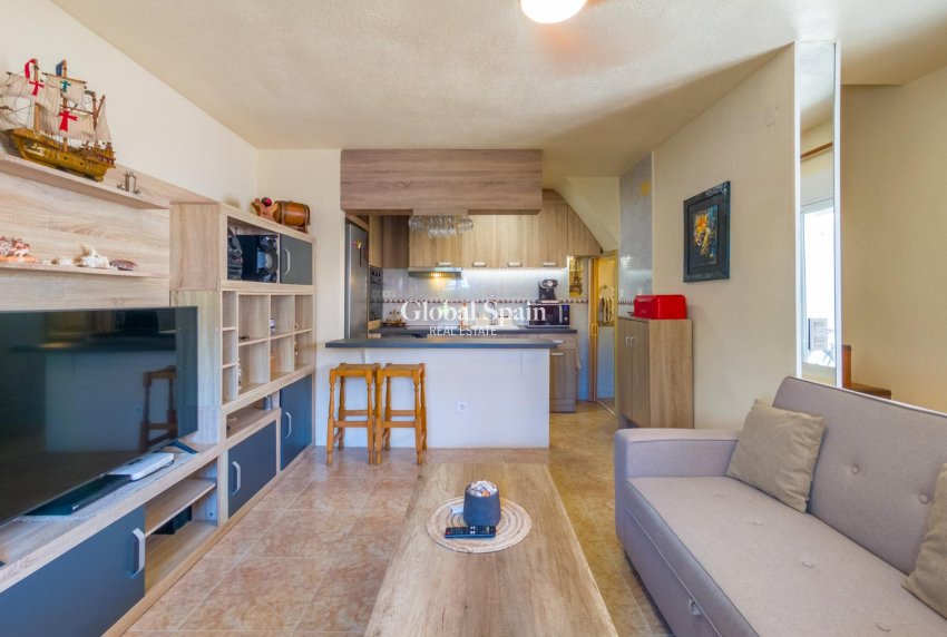 Resale - HOUSE -
TORREVIEJA - Nueva Torrevieja