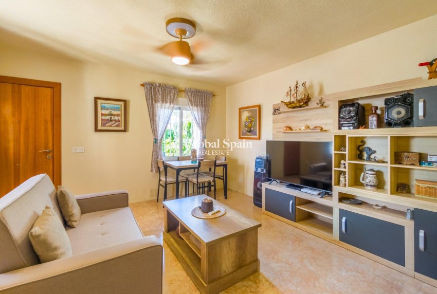 Resale - HOUSE -
TORREVIEJA - Nueva Torrevieja