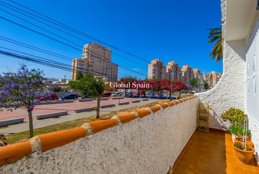 Resale - HOUSE -
TORREVIEJA - Nueva Torrevieja